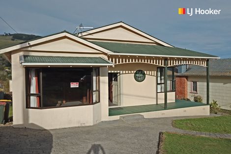 Photo of property in 6 Marett Street, Macandrew Bay, Dunedin, 9014