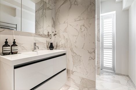 Photo of property in 1/287 Tamaki Drive, Kohimarama, Auckland, 1071