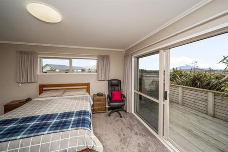 Photo of property in 8 Larlin Heights, Hawera, 4675