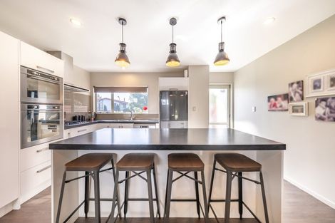 Photo of property in 10 Seymour Grove, Kingsley Heights, Upper Hutt, 5018