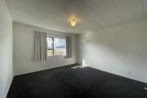 Photo of property in 1/94 Roberts Road, Te Atatu South, Auckland, 0610