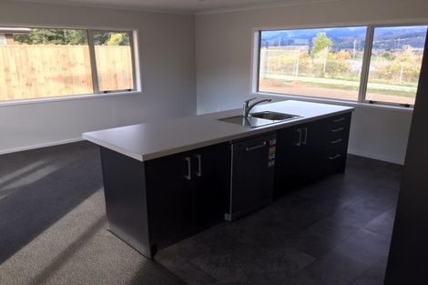 Photo of property in 4 Cory Jane Grove, Riverstone Terraces, Upper Hutt, 5018