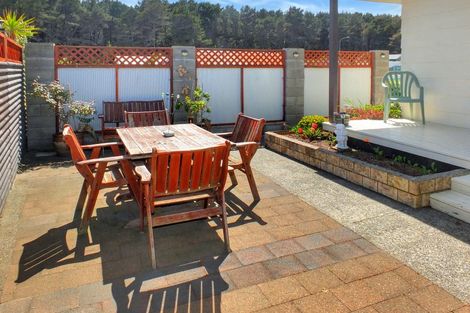 Photo of property in 20 Cousins Avenue East, Foxton Beach, Foxton, 4815