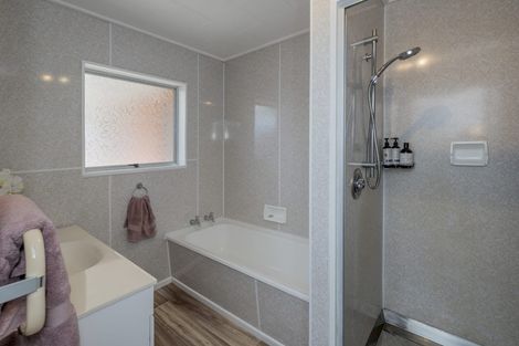 Photo of property in 19 Saint Annes Street, Levin, 5510