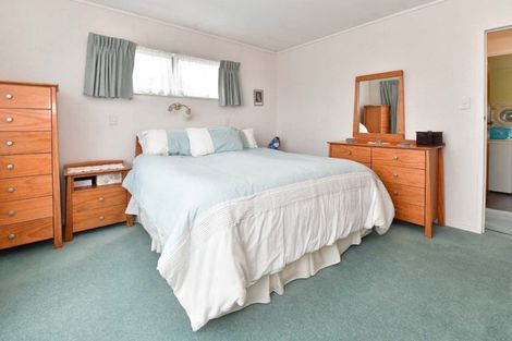 Photo of property in 18 Cedar Terrace, Stanmore Bay, Whangaparaoa, 0932