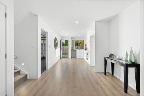 Photo of property in 6d Buisson Glade, West Harbour, Auckland, 0618