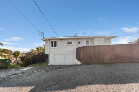 Photo of property in 15 York Crescent, Westown, New Plymouth, 4310