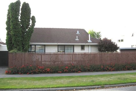 Photo of property in 1/10 Wadeley Road, Ilam, Christchurch, 8041