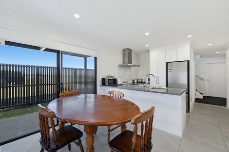 Photo of property in 24 Atutahi Lane, Papamoa, 3118