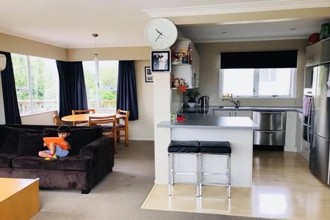 Photo of property in 10 Mirovale Place, Totara Vale, Auckland, 0629