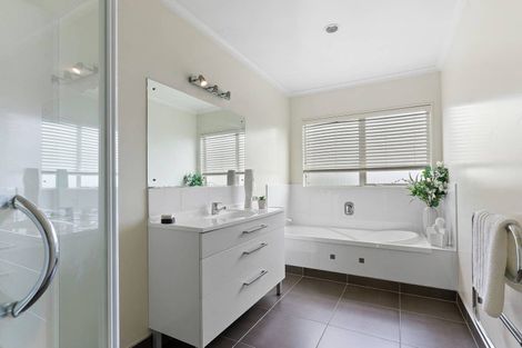 Photo of property in 113a Cook Street, Cockle Bay, Auckland, 2014