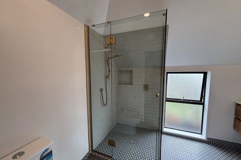 Photo of property in 5 Drayton Drive, Mount Pleasant, Christchurch, 8081