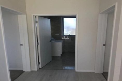 Photo of property in 3 Sunward Rise, Glenfield, Auckland, 0629