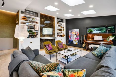 Photo of property in 12a Baring Terrace, Strandon, New Plymouth, 4312