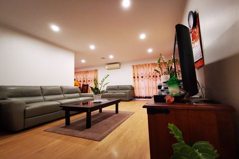 Photo of property in 1/83 Aberfeldy Avenue, Highland Park, Auckland, 2010