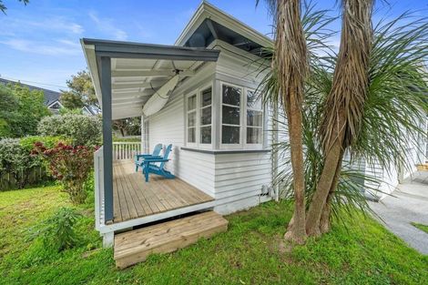 Photo of property in 3 Whites Line West, Woburn, Lower Hutt, 5010