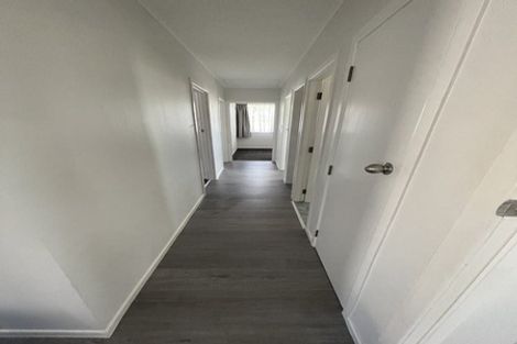 Photo of property in 2 Maybelle Place, Kelston, Auckland, 0602