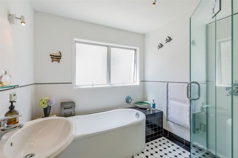 Photo of property in 1/38 Cheltenham Road, Devonport, Auckland, 0624