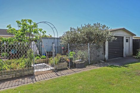 Photo of property in 100 Flaxmere Avenue, Flaxmere, Hastings, 4120