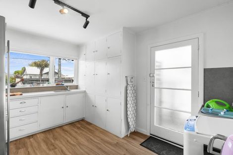 Photo of property in 1/27 Hills Road, Edgeware, Christchurch, 8013