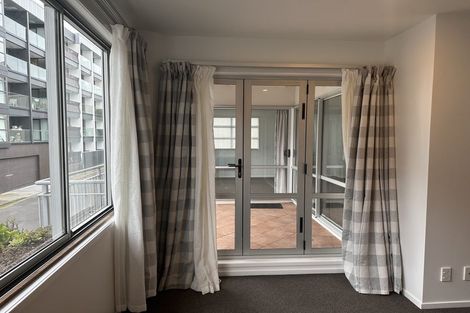 Photo of property in 8a Madeira Lane, Grafton, Auckland, 1023