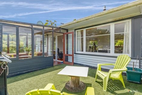 Photo of property in 58 Pokohiwi Road, Normandale, Lower Hutt, 5010