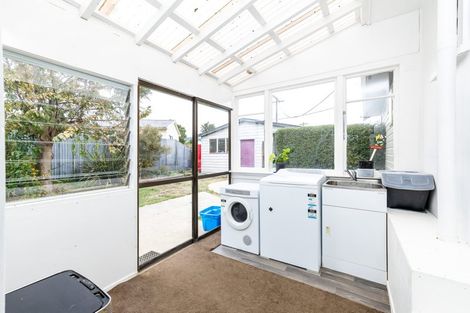 Photo of property in 1 Edward Street, Waimate, 7924