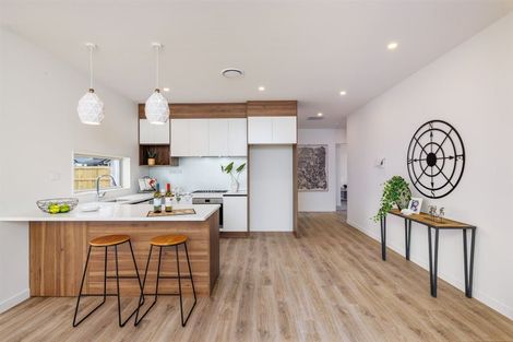 Photo of property in 23 Mcindoe Road, Kumeu, 0810