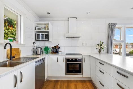 Photo of property in 12 Greenhurst Street, Sockburn, Christchurch, 8042