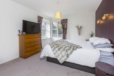 Photo of property in 64 Pinehaven Road, Pinehaven, Upper Hutt, 5019