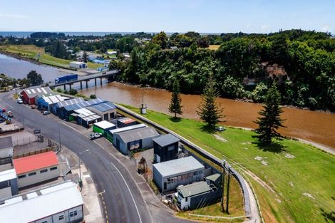 Photo of property in 14 West Quay, Waitara, 4320