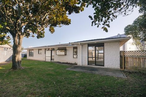 Photo of property in 2 Cypress Way, Levin, 5510