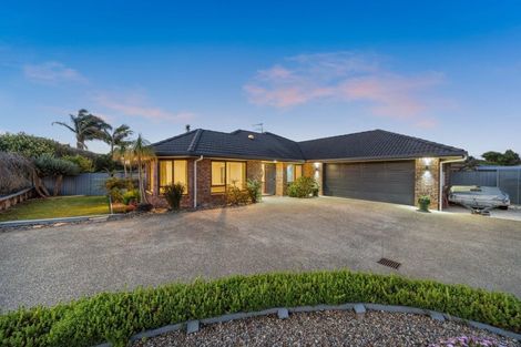 Photo of property in 62 Lough Bourne Drive, Pukekohe, 2120