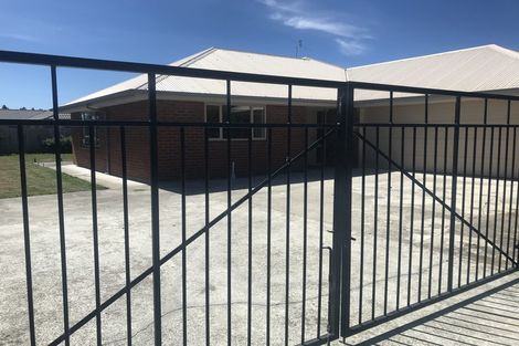 Photo of property in 43 Factory Road, Belfast, Christchurch, 8051