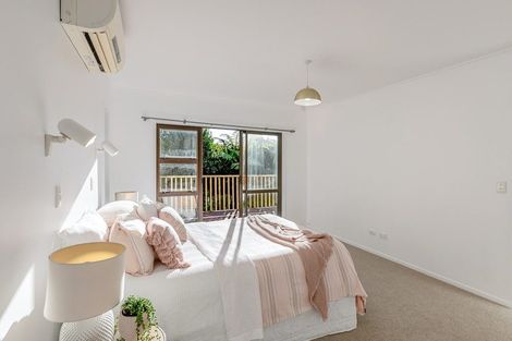 Photo of property in 16 Huia Street, Waikanae, 5036