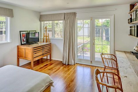 Photo of property in 15 Konini Street, Eastbourne, Lower Hutt, 5013