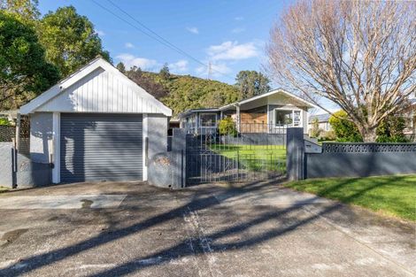 Photo of property in 15 Black Beech Street, Birchville, Upper Hutt, 5018