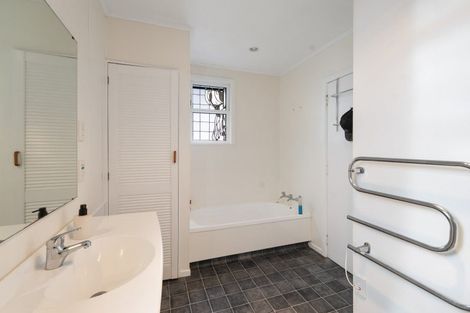 Photo of property in 35 Flower Street, Bulls, 4818