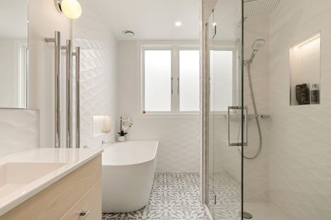 Photo of property in 2 Maida Vale Road, Roseneath, Wellington, 6011