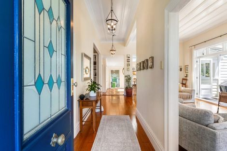 Photo of property in 31 Shoal Bay Road, Devonport, Auckland, 0624