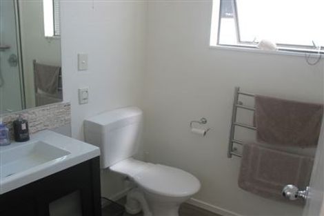 Photo of property in 2/12 Craig Road, Milford, Auckland, 0620