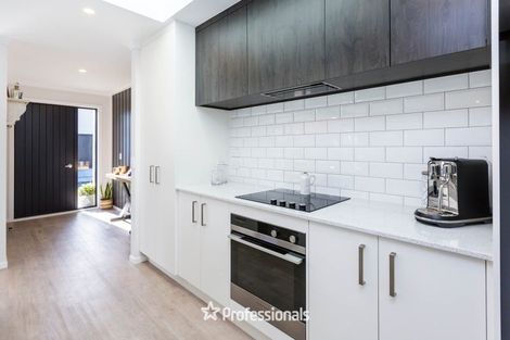 Photo of property in 5 Nikau Lane, Timberlea, Upper Hutt, 5018