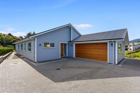 Photo of property in 9 Lamont Place, Waikanae, 5036