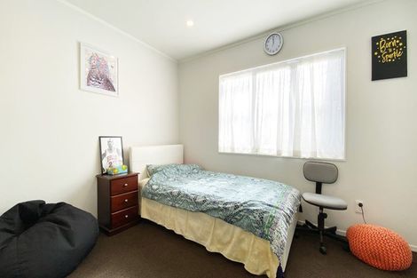 Photo of property in 60 De Quincey Terrace, Highland Park, Auckland, 2010