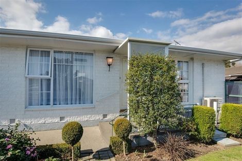 Photo of property in 2/202 Waimairi Road, Ilam, Christchurch, 8041