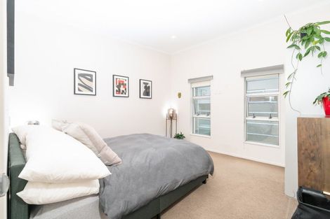 Photo of property in 2/123 The Parade, Island Bay, Wellington, 6023