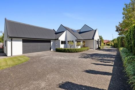 Photo of property in 7 Taylor Place, Merrilands, New Plymouth, 4312