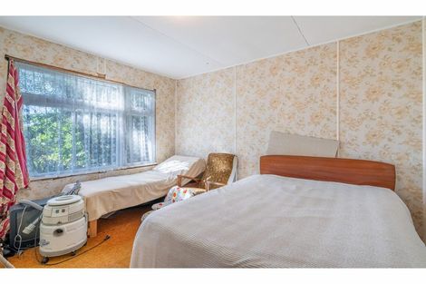 Photo of property in 9 Mena Street, Waikawa, Tokanui, 9884