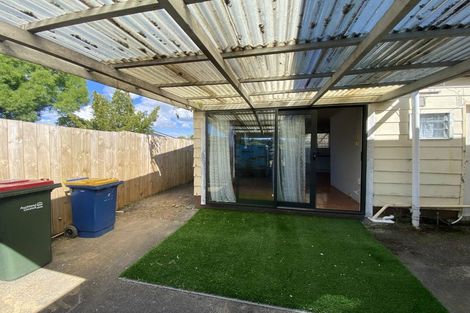 Photo of property in 8 Sabot Place, Massey, Auckland, 0614