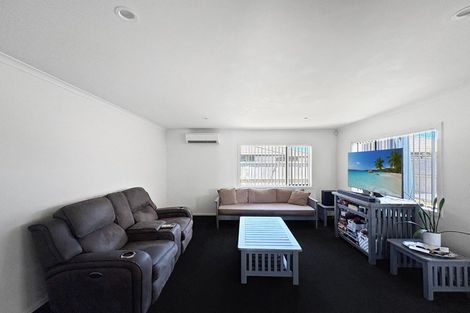 Photo of property in 25 Waikai Close, Ruakura, Hamilton, 3214